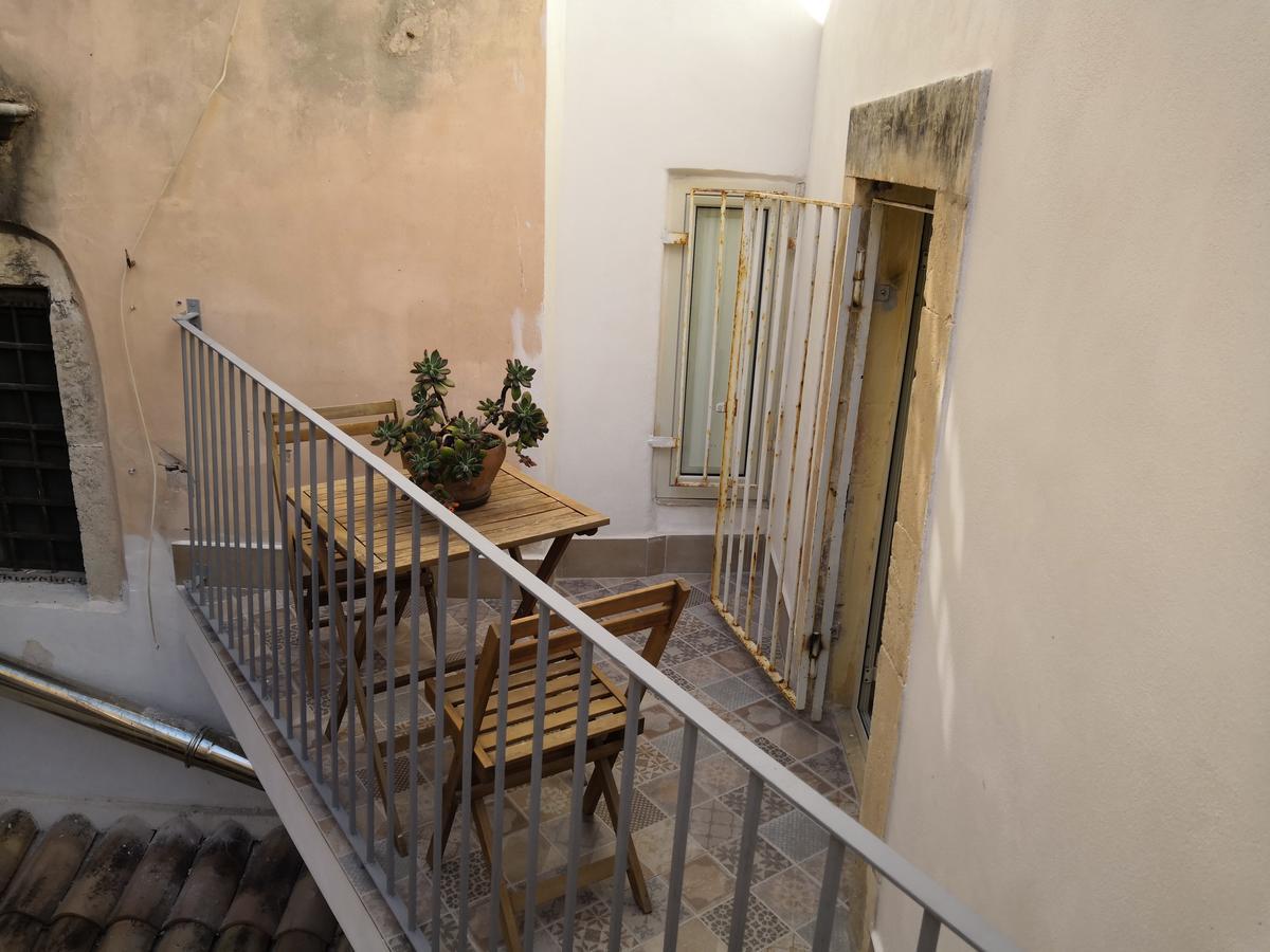 דירות סירקוזה Casa Del Carmine מראה חיצוני תמונה
